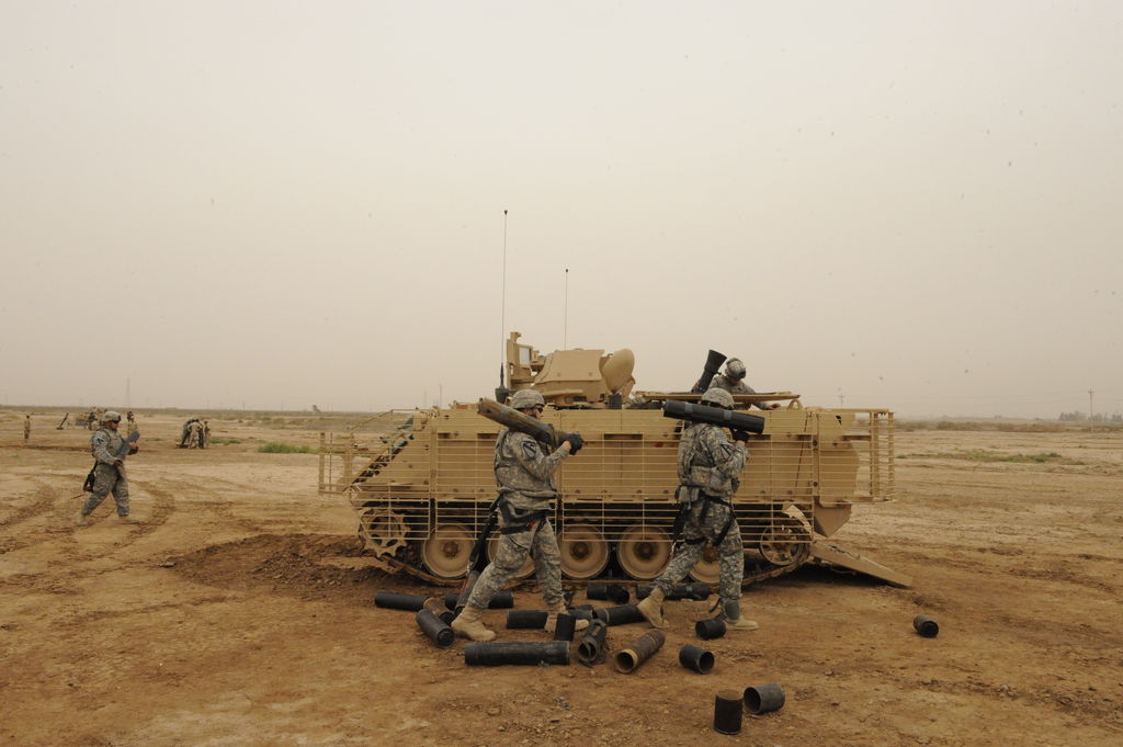 M113_FOB_Taji,_Iraq_April_25,_2009