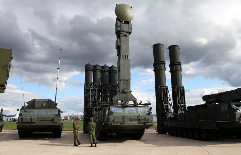 S-300V_-_9A83_TELAR