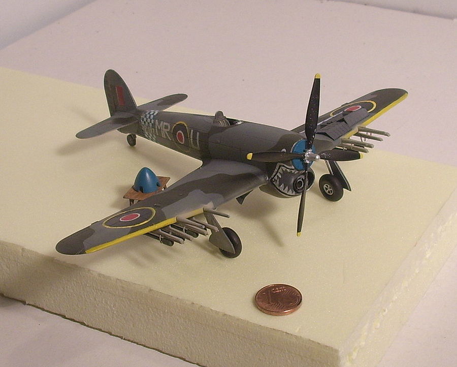 Hawker Typhoon 15 (pronto per post shading 1)