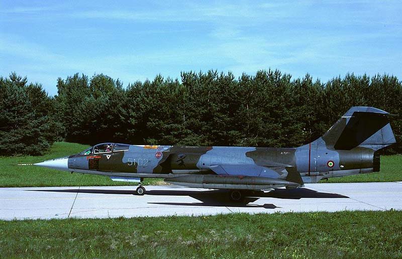 F-104 001