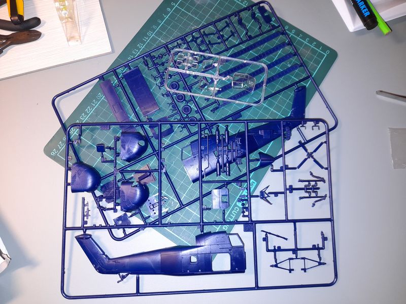 003 Sprue.jpg