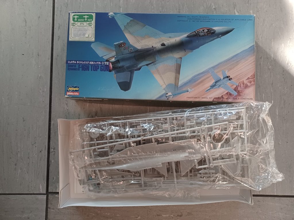 F-16C_B30_00
