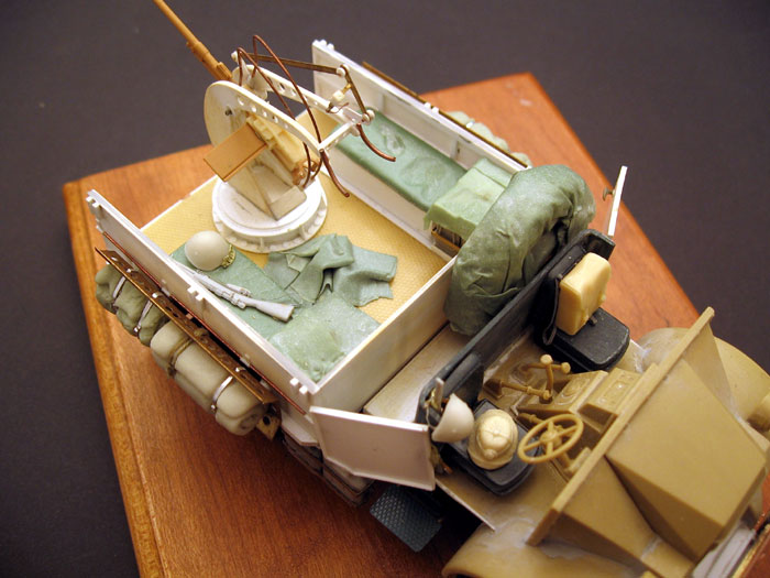 f15-003