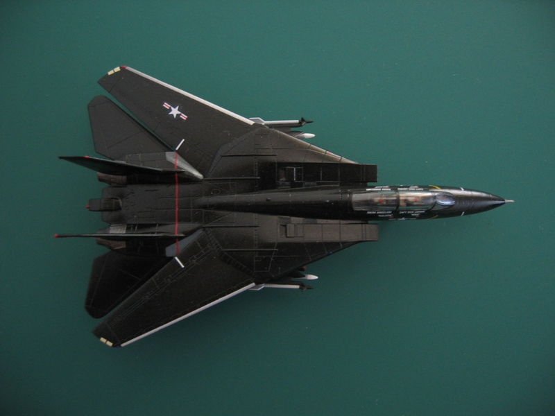 F14A_REVELL_144_001