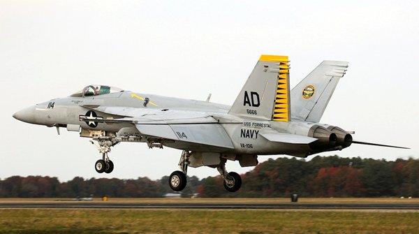 VFA106-F18ECentennial-4