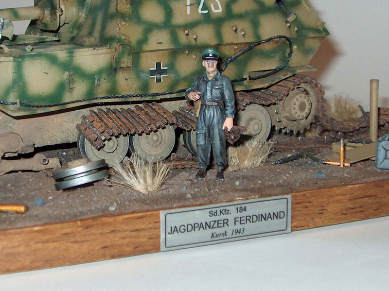ferdinand_figurino