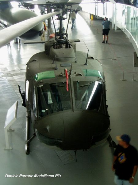 Bell UH-1 Huey 001