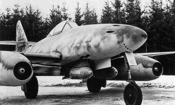 Me-262-two-250lb-bombs-600x359