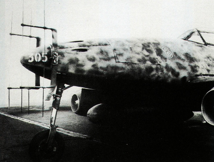 1-messerschmitt-me-262b-10njg11-r8-wnr-110305-schleswig-jagel-1945-02_zps83fcb8f9.jpg