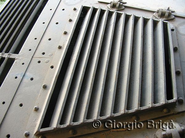 p40_chassis_plage_arriere_grille