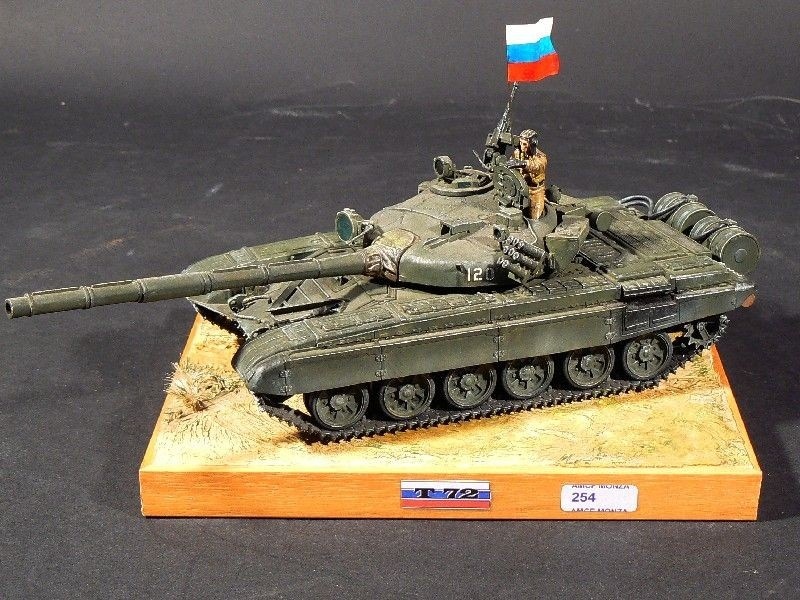 T 72 scala 1-35 di Suriosini Ilario.JPG