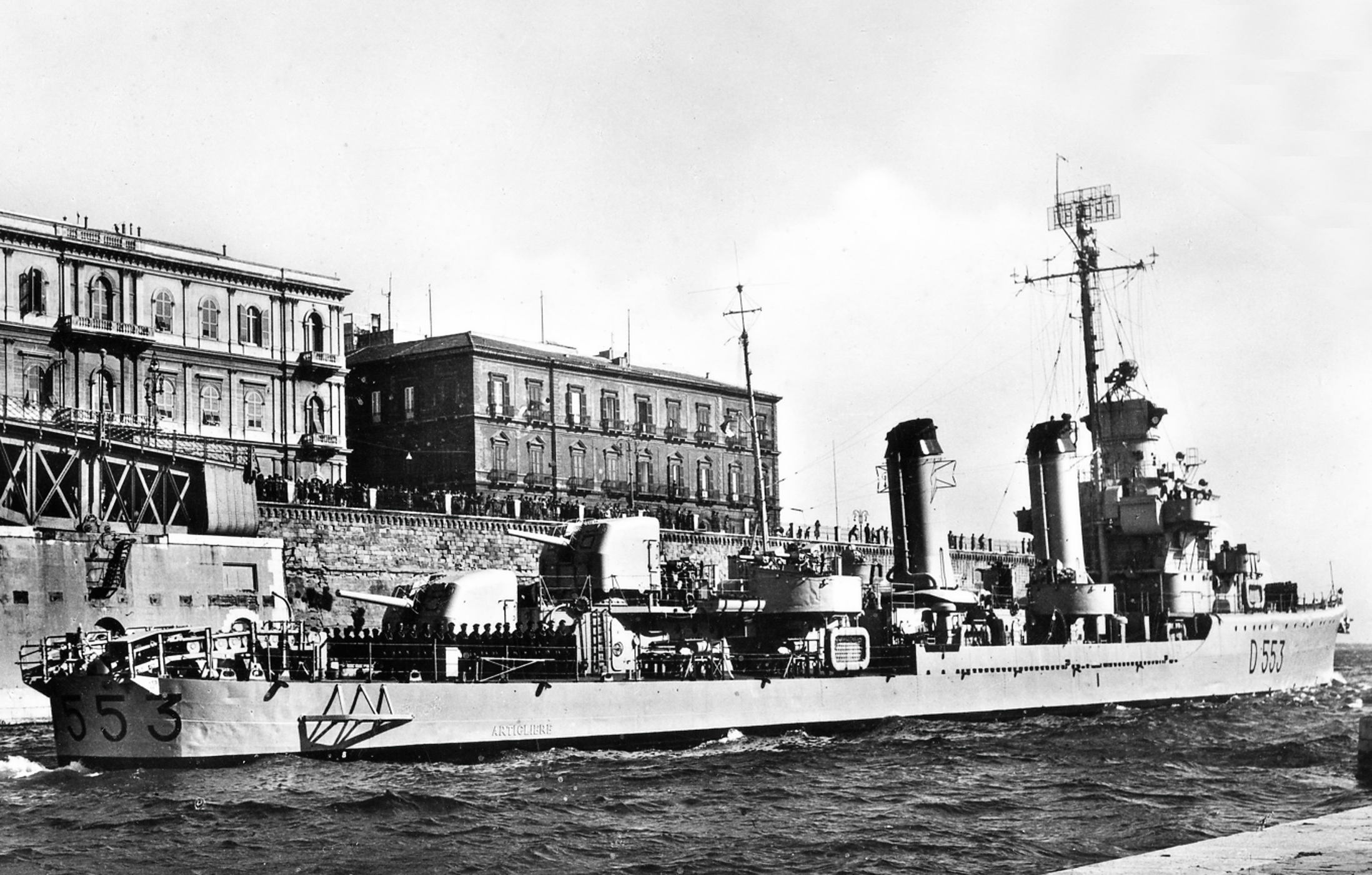 Artigliere 1955  a Taranto