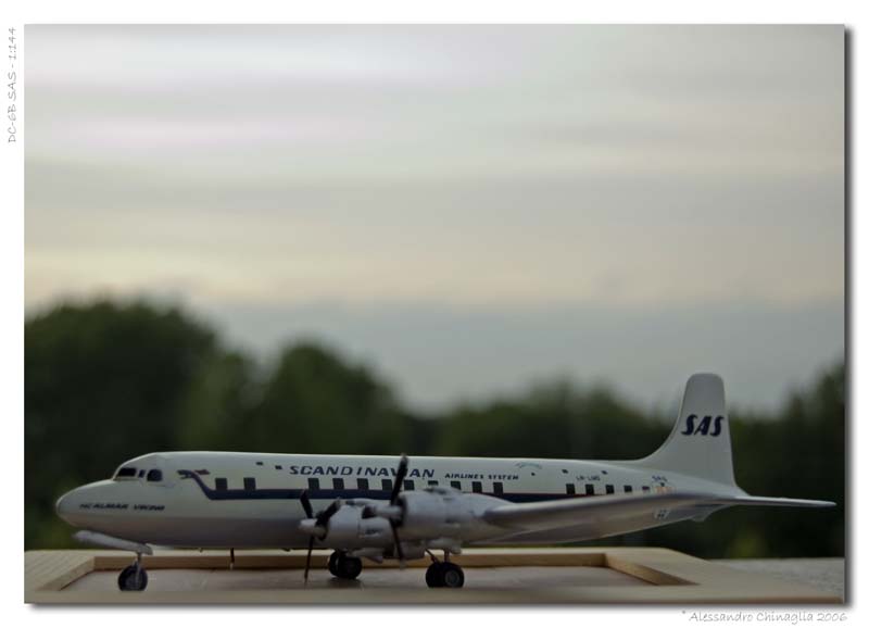 DC-6B_SAS_1-144_-_005