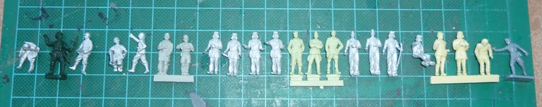 Soldatini in metallo bianco