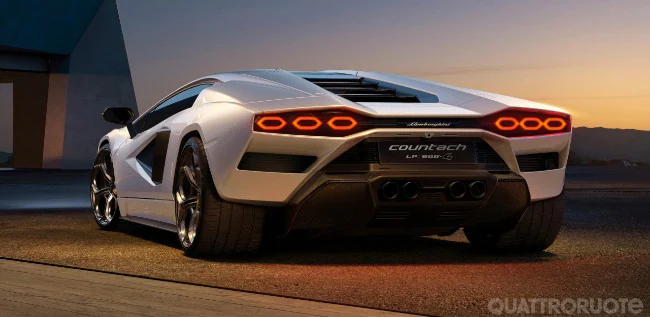 2021-Lamborghini-Countach-LPi-800-4-02