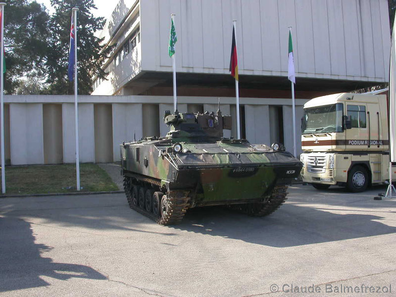 AMX10voa-004.jpg