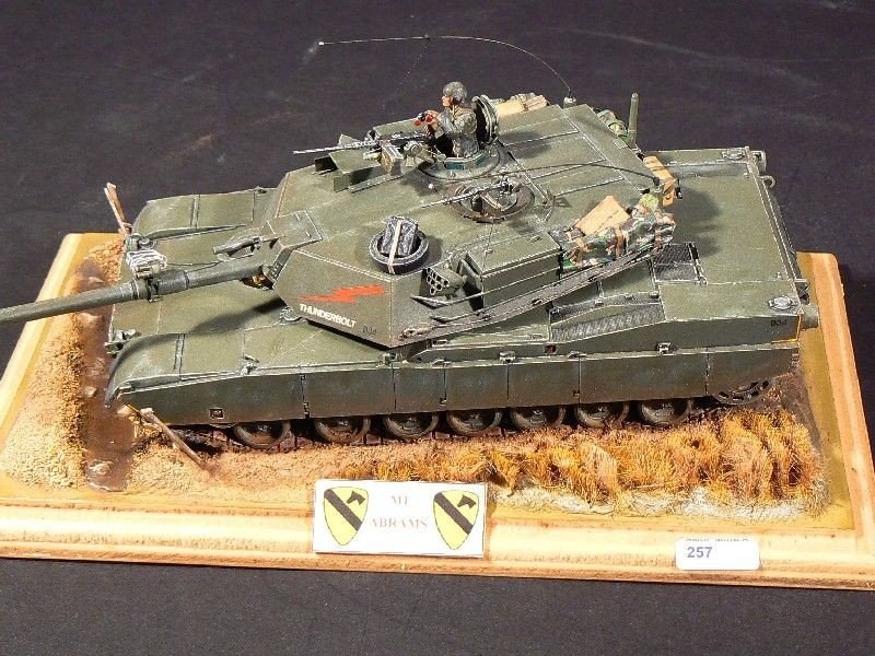 M1 Abrams scala 1-35 di Suriosini Ilario.JPG