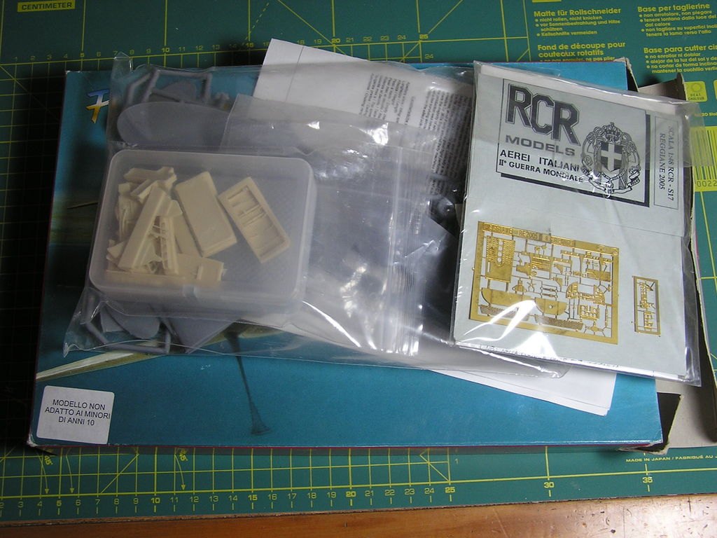 002_Contenuto scatola e fotoincisioni RCR
